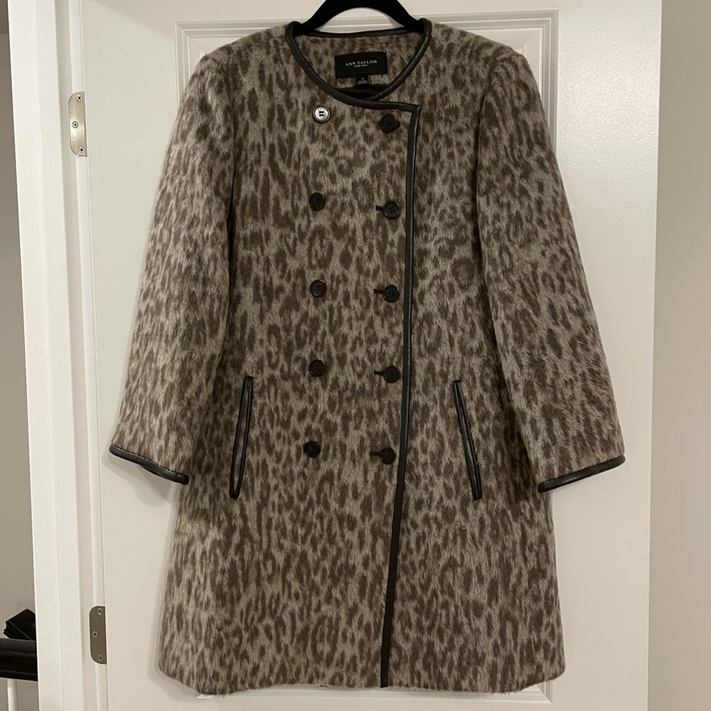 Ann Taylor leopard coat size S